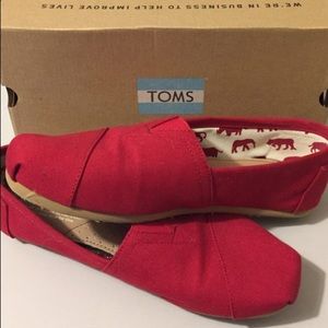 Toms